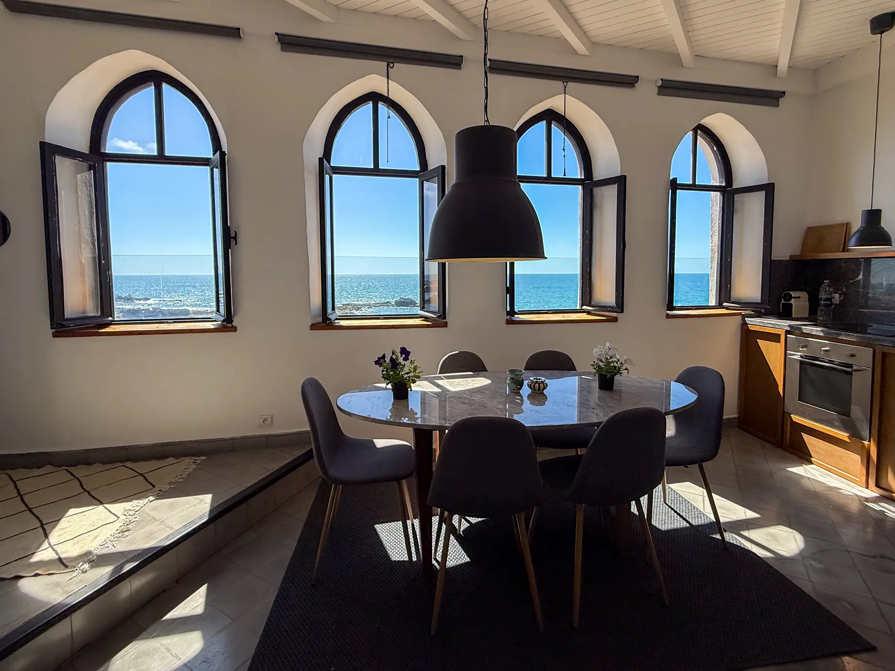 Salle à manger de la Maison Médina, maison à louer dans la médina d'Essaouira