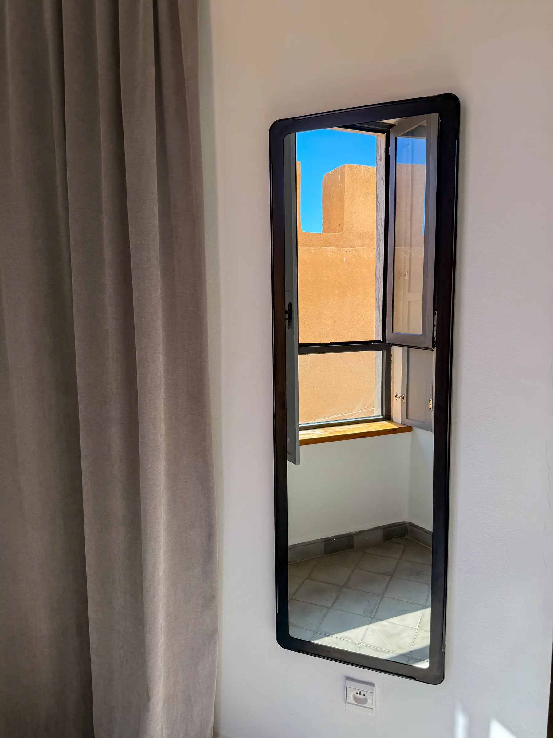 Chambre 1 de la Maison Médina — vue depuis la fenêtre