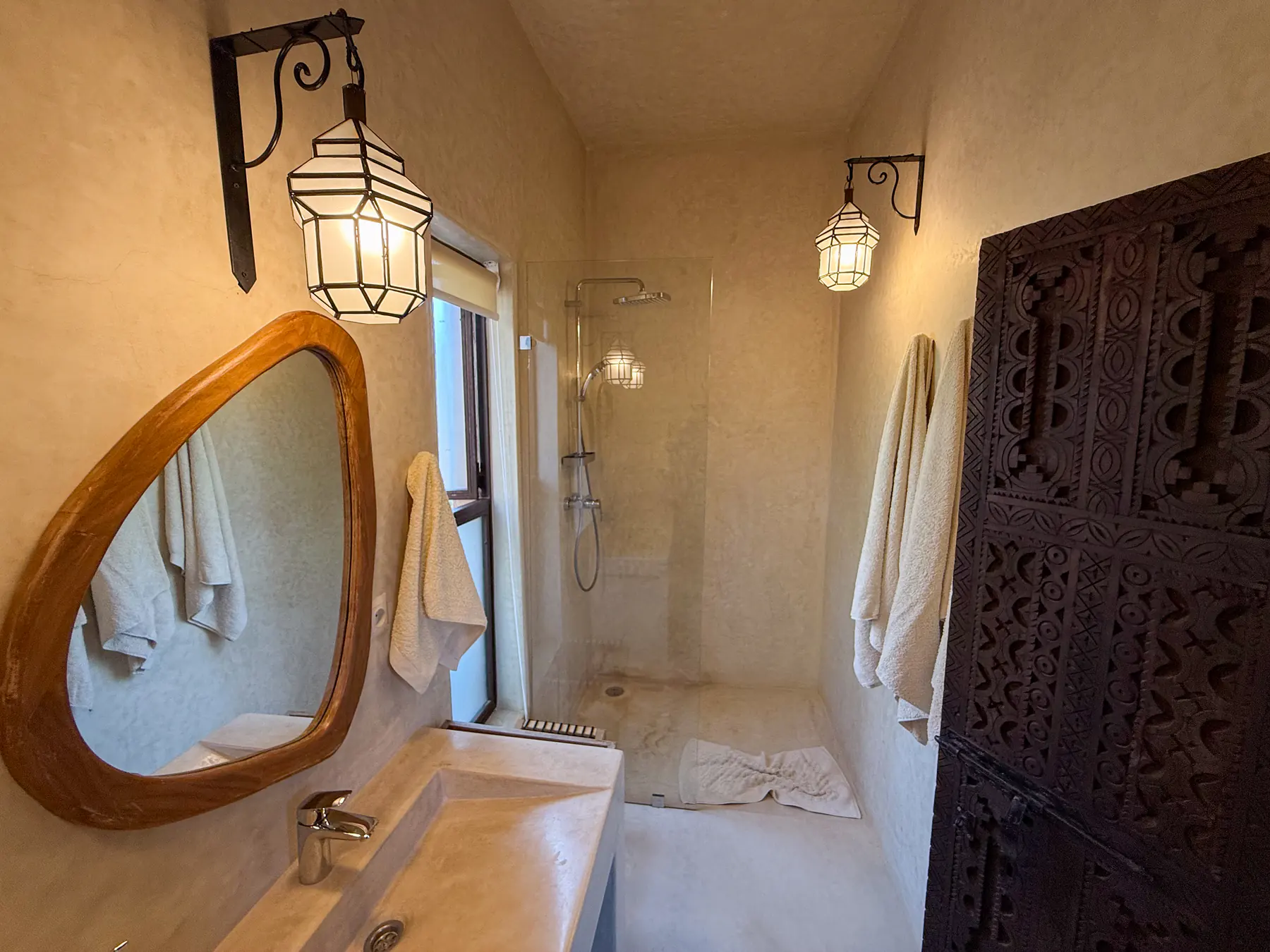 Salle de bains 5 de Thuya House — douche